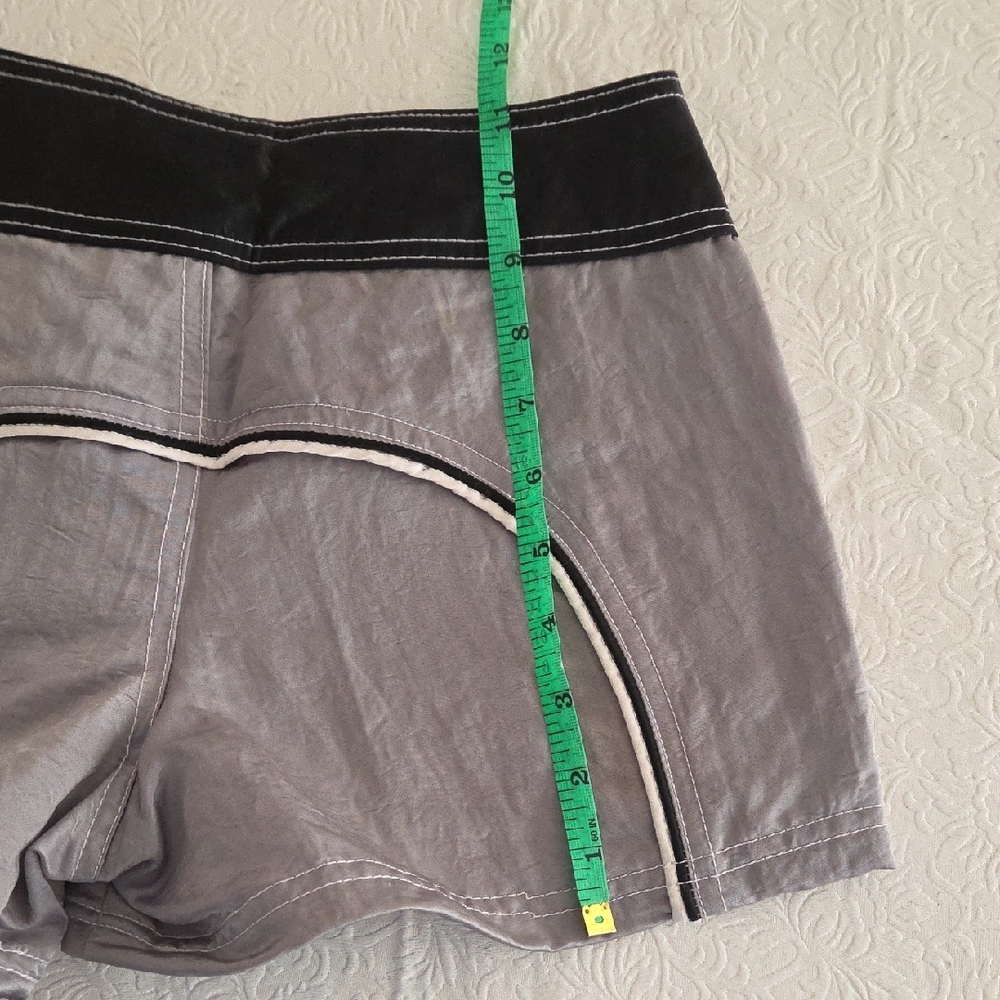 Gray & Black Women's Shorts - Picture 4 of 6